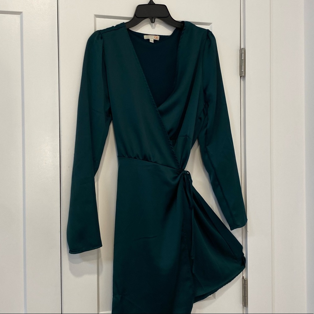 BRAND NEW SHORT WRAP DRESS